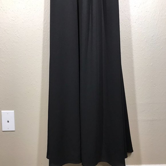 Lulu's Black V-Neck flowy maxi-dress - Picture 3 of 11
